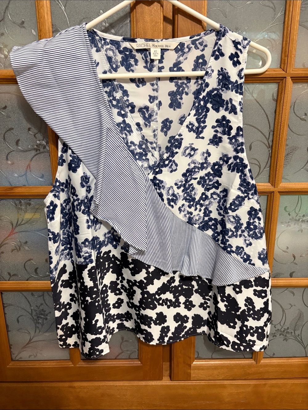RACHEL Rachel Roy Navy & White Mixed Floral Ruffle Sleeveless Silky Top